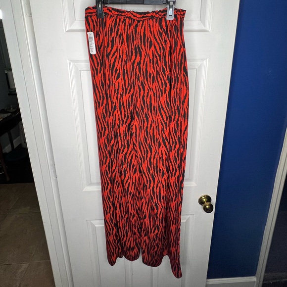 Windsor NWT!! Coord Zebra print 2 piece set with crop top and wide leg pants - Picture 12 of 12